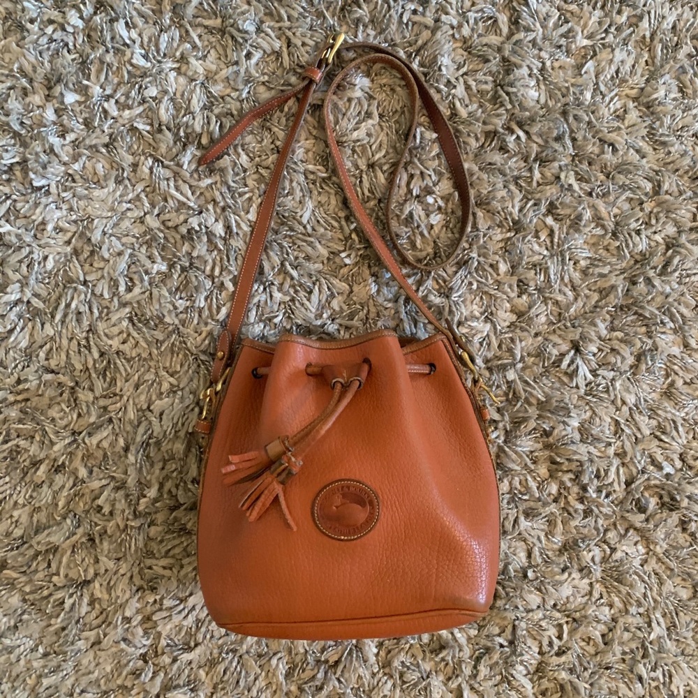 Vintage Dooney & Bourke crossbody bag